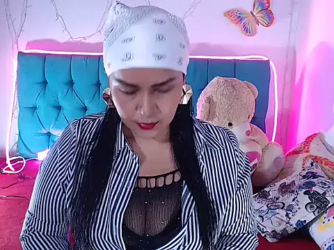 MarilynRoxy online show from January 12, 2026, 4:52 am