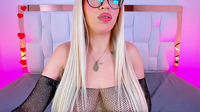 CamilleJuicy  online show from July 9, 2026, 12:59 pm