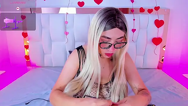 CamilleJuicy  online show from February 28, 2026, 12:16 pm