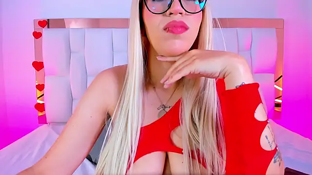 CamilleJuicy  online show from July 10, 2026, 1:11 pm
