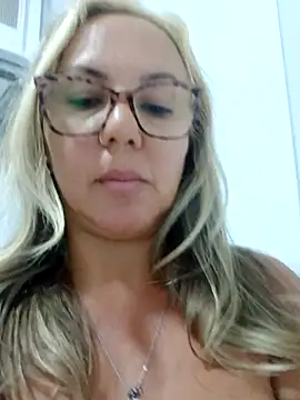 Pamelamilf online show from December 16, 2025, 7:18 pm