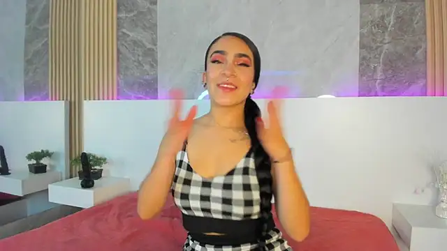 PamelaRed  online show from February 3, 2026, 7:52 pm