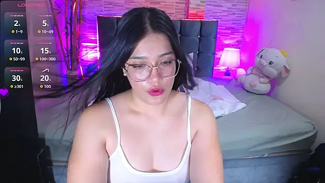 Valeri hot22 online show from May 19, 2026, 9:44 pm