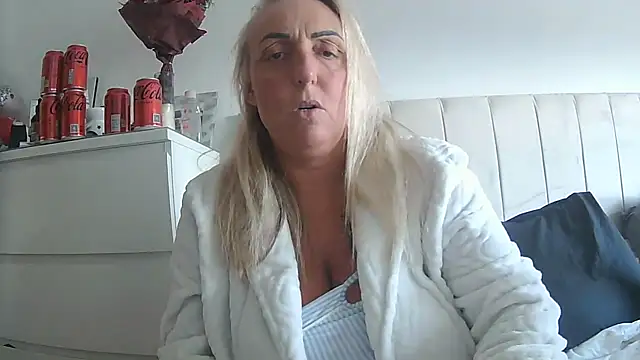 theblondecocklover online show from April 11, 2026, 5:16 pm