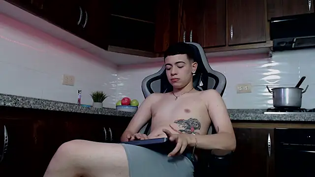 alex xhunter online show from April 7, 2026, 7:15 pm