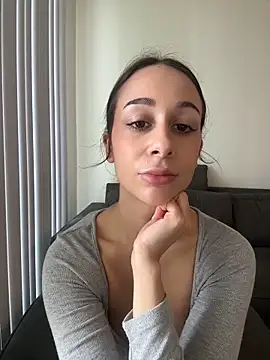 Snapshot of ChiaraSommer chatting on March 10, 2026, 7:07 pm ChiaraSommer online show from March 10, 2026, 7:07 pm