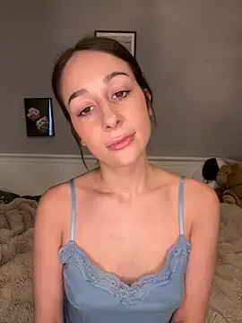 Snapshot of ChiaraSommer chatting on April 9, 2026, 4:13 pm ChiaraSommer online show from April 9, 2026, 4:13 pm