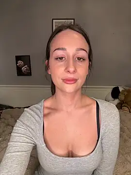 Snapshot of ChiaraSommer chatting on April 7, 2026, 4:31 pm ChiaraSommer online show from April 7, 2026, 4:31 pm