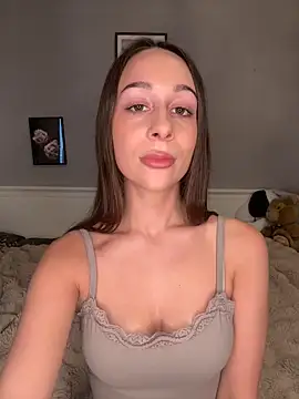 Snapshot of ChiaraSommer chatting on April 8, 2026, 4:30 pm ChiaraSommer online show from April 8, 2026, 4:30 pm