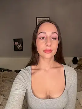 Snapshot of ChiaraSommer chatting on April 3, 2026, 4:13 pm ChiaraSommer online show from April 3, 2026, 4:13 pm