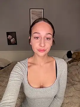 Snapshot of ChiaraSommer chatting on March 22, 2026, 6:09 pm ChiaraSommer online show from March 22, 2026, 6:09 pm