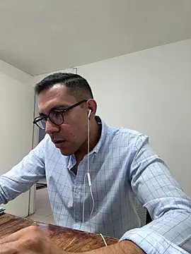 AdrianGarcia89 online show from June 3, 2026, 1:28 am