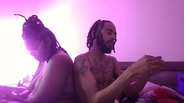 Snapshot of AverageAnt_ chatting on February 24, 2026, 8:04 am AverageAnt online show from February 24, 2026, 8:04 am