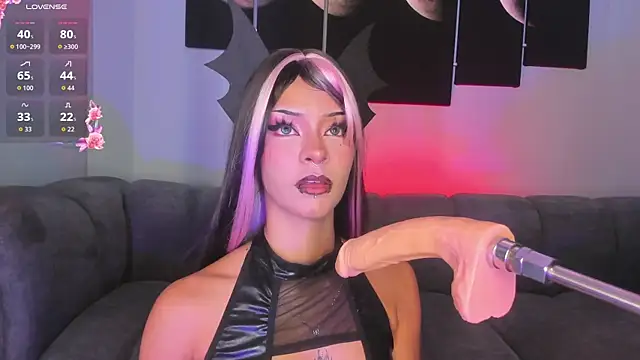 kira vance online show from February 8, 2026, 3:48 am