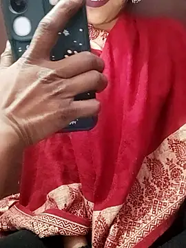 Snapshot of farana_bhat chatting on January 14, 2026, 5:22 am farana bhat online show from January 14, 2026, 5:22 am