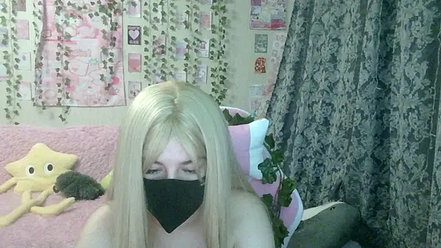 MysticYumiko online show from February 5, 2026, 5:42 pm