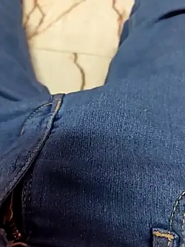 Snapshot of AqueousCrepe chatting on February 14, 2026, 1:00 pm AqueousCrepe online show from February 14, 2026, 1:00 pm