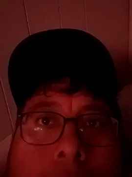 Snapshot of LargeTriangle4 chatting on July 22, 2026, 4:09 pm LargeTriangle4 online show from July 22, 2026, 4:09 pm