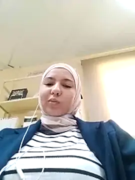 Snapshot of Mona139206 chatting on December 17, 2025, 9:03 am Mona139206 online show from December 17, 2025, 9:03 am