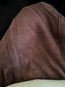 Snapshot of Honey-4u chatting on December 22, 2025, 7:30 am Honey-4u online show from December 22, 2025, 7:30 am