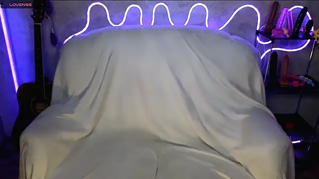 playoliver online show from April 1, 2026, 1:01 pm