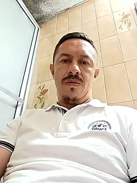 Snapshot of L_hotcream chatting on March 31, 2026, 11:18 pm L hotcream online show from March 31, 2026, 11:18 pm