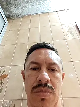 Snapshot of L_hotcream chatting on April 3, 2026, 2:01 pm L hotcream online show from April 3, 2026, 2:01 pm