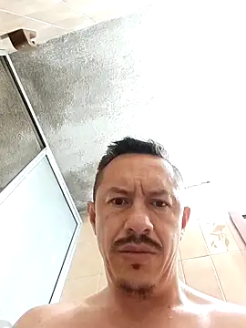 Snapshot of L_hotcream chatting on April 2, 2026, 10:55 am L hotcream online show from April 2, 2026, 10:55 am