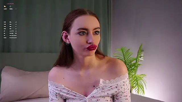 Snapshot of BeckiMacreno chatting on February 7, 2026, 1:41 pm BeckiMacreno online show from February 7, 2026, 1:41 pm