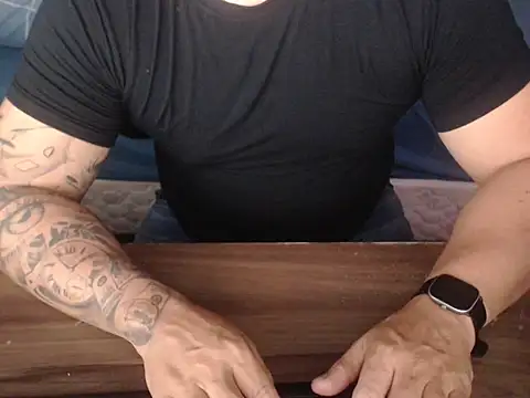 Snapshot of drlluis chatting on February 8, 2026, 4:59 pm drlluis online show from February 8, 2026, 4:59 pm