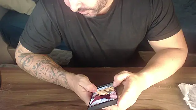 Snapshot of drlluis chatting on February 11, 2026, 1:38 am drlluis online show from February 11, 2026, 1:38 am