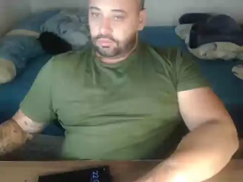 Snapshot of drlluis chatting on February 4, 2026, 1:00 am drlluis online show from February 4, 2026, 1:00 am