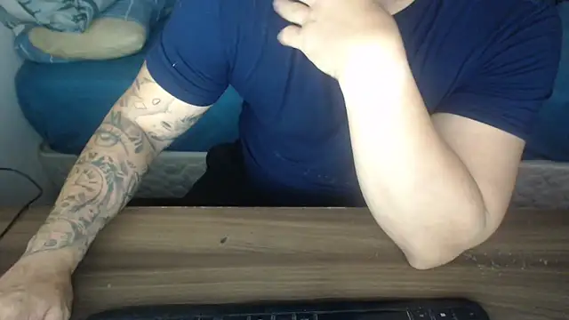 Snapshot of drlluis chatting on February 19, 2026, 4:04 pm drlluis online show from February 19, 2026, 4:04 pm