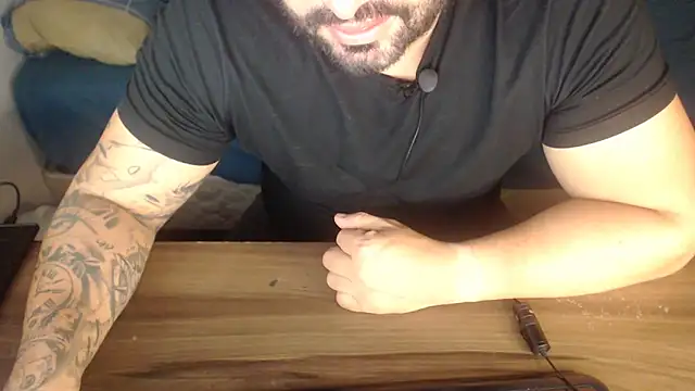 Snapshot of drlluis chatting on February 21, 2026, 1:51 am drlluis online show from February 21, 2026, 1:51 am