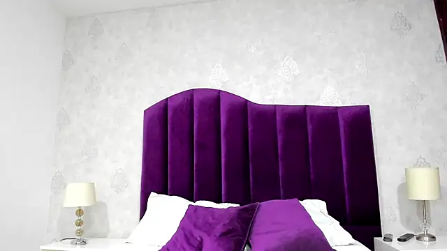 violet  rouse   online show from January 13, 2026, 7:51 pm