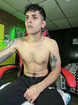 JustynAle2025 online show from January 17, 2026, 3:54 am