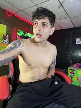 JustynAle2025 online show from April 29, 2026, 4:16 am