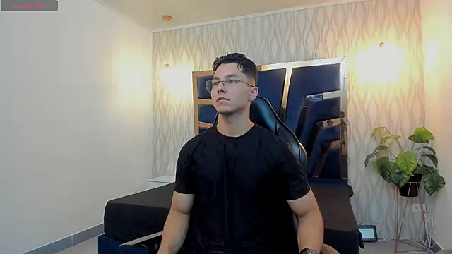 Noah Clarkk online show from April 7, 2026, 5:04 pm