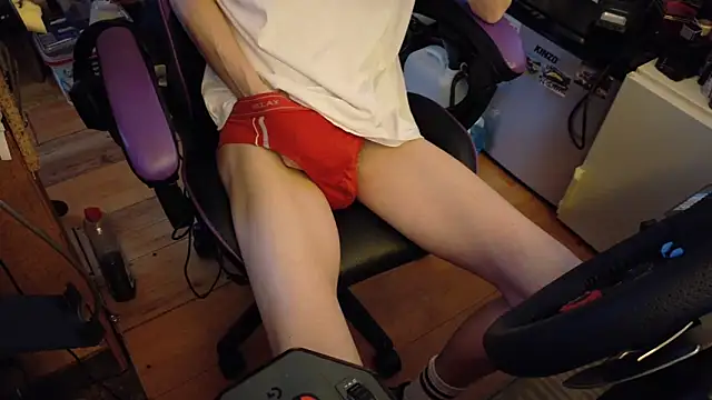 Gay-Versaut online show from April 28, 2026, 6:56 pm