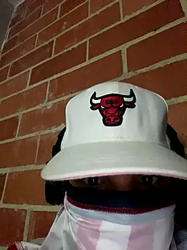 Snapshot of valentino2026 chatting on December 18, 2025, 8:19 am valentino2026 online show from December 18, 2025, 8:19 am