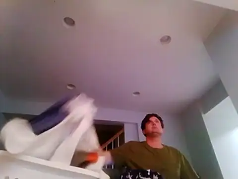 nobored online show from December 19, 2025, 8:27 am