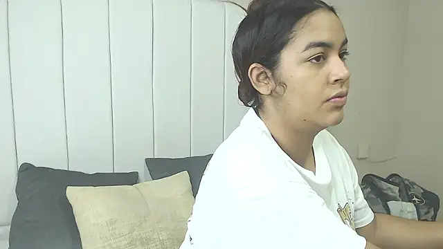 Snapshot of alicce_will02 chatting on January 15, 2026, 12:52 pm alicce will02 online show from January 15, 2026, 12:52 pm