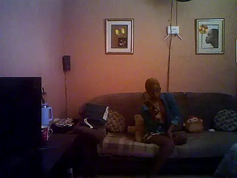 Snapshot of QUEENSasha27 chatting on December 21, 2025, 9:44 am QUEENSasha27 online show from December 21, 2025, 9:44 am