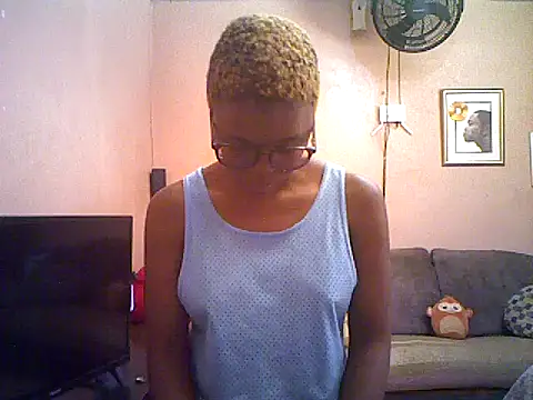 Snapshot of QUEENSasha27 chatting on January 6, 2026, 10:41 am QUEENSasha27 online show from January 6, 2026, 10:41 am