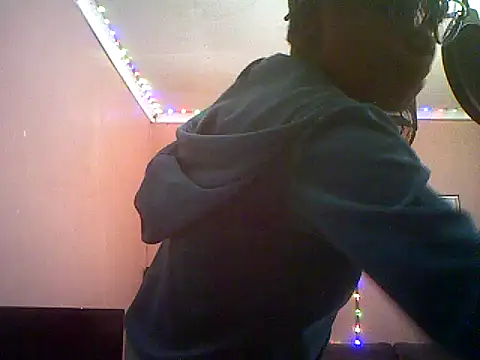 Snapshot of QUEENSasha27 chatting on December 22, 2025, 9:31 am QUEENSasha27 online show from December 22, 2025, 9:31 am