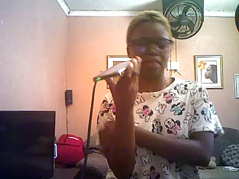 Snapshot of QUEENSasha27 chatting on January 11, 2026, 9:49 am QUEENSasha27 online show from January 11, 2026, 9:49 am