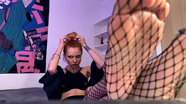 Snapshot of LiraFox chatting on January 12, 2026, 12:50 am LiraFox online show from January 12, 2026, 12:50 am