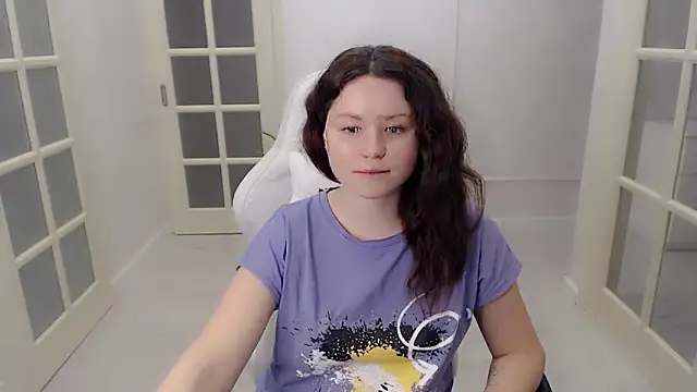 LondonMiley online show from December 20, 2025, 8:01 pm