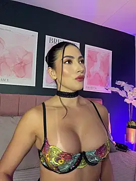 ItsTatiana online show from June 4, 2026, 12:04 am