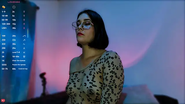 ScarlettRedsins online show from February 12, 2026, 11:59 pm